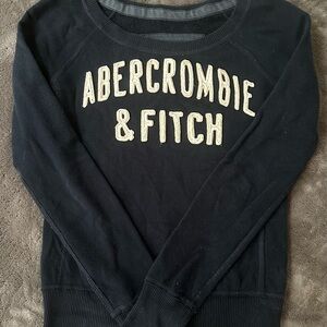 Abercrombie & Fitch girls pullover sweatshirt, size small. Good condition.